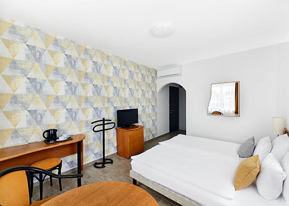 Lorelei Pension Adults Only