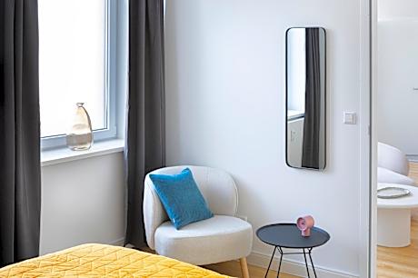 One-Bedroom Deluxe Apartment