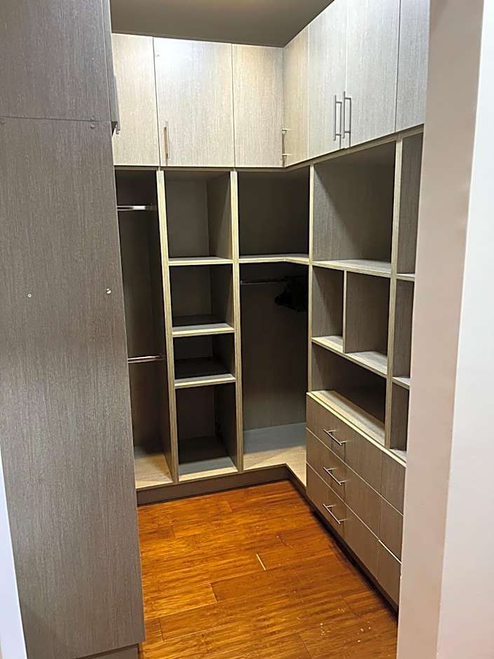 Super luxury flat near airport شقة سكنية قمة الفخامة والاتساع بقرب المولات التجارية و المطار