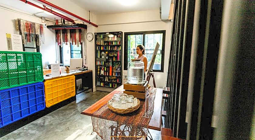 Post Factory Bed & Breakfast Hostel