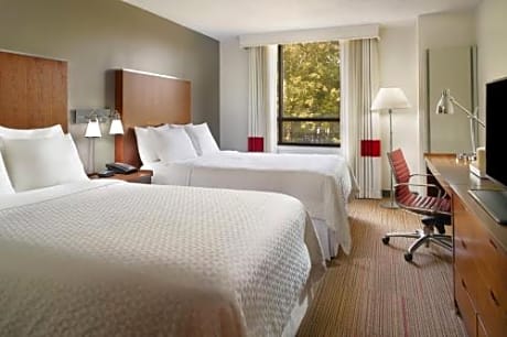Guest Room with 2 Double Beds