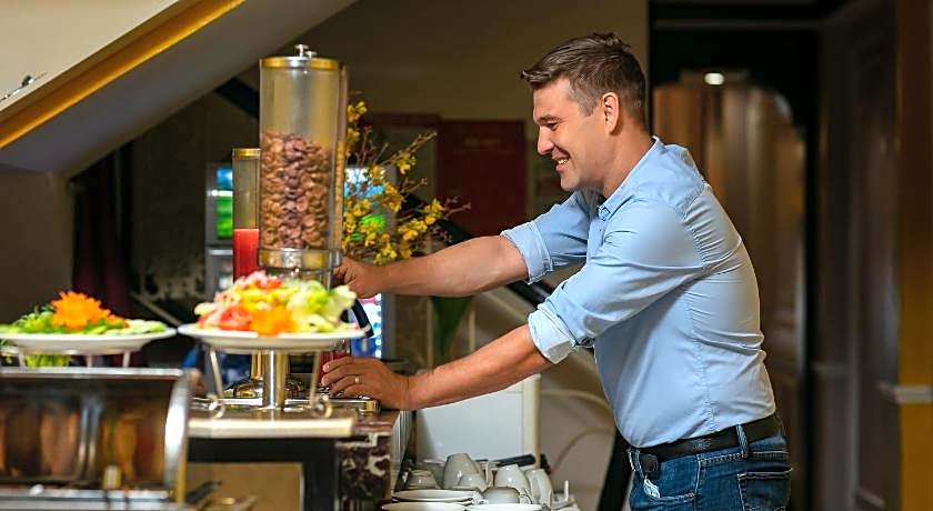 Oriental Central Hotel