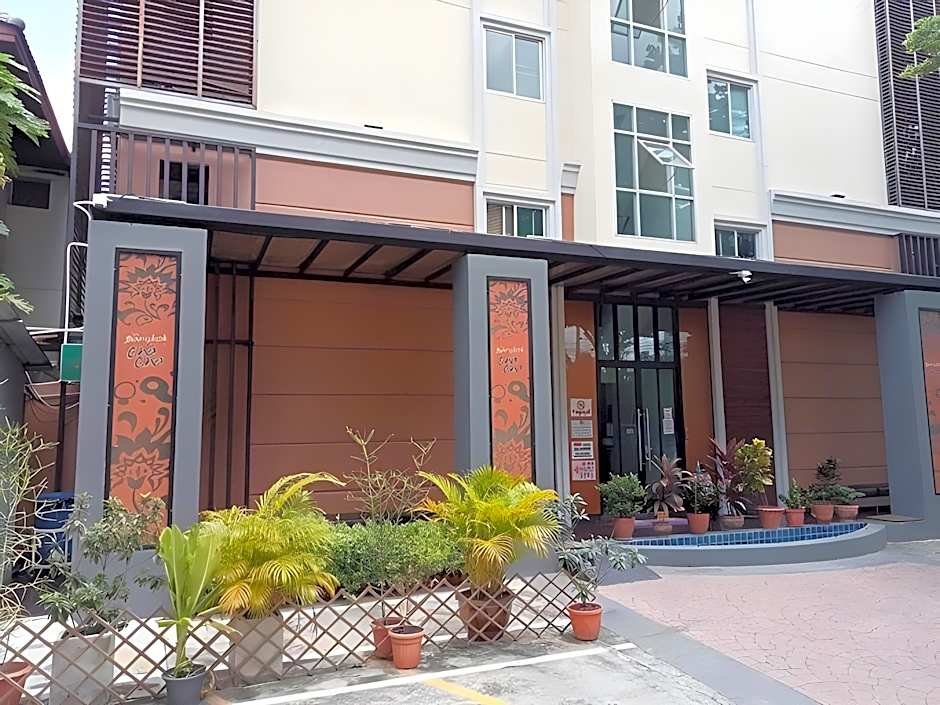 Collection O The Bangkok Cha Cha Suite