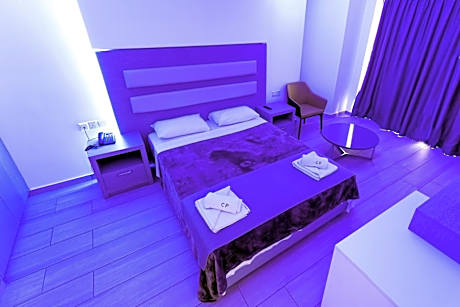 Junior Suite with Pool View