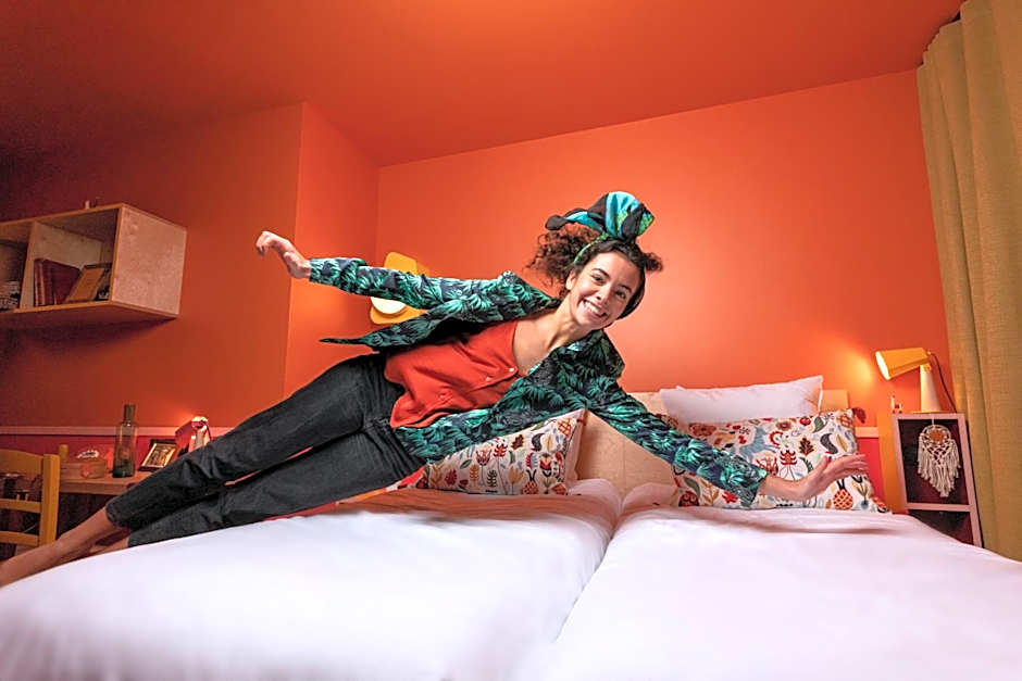 PAUL & PIA - Welcome Home Hotel