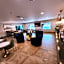 La Quinta Inn & Suites by Wyndham San Francisco Airport West