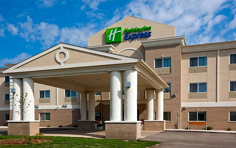 Holiday Inn Express Devils Lake