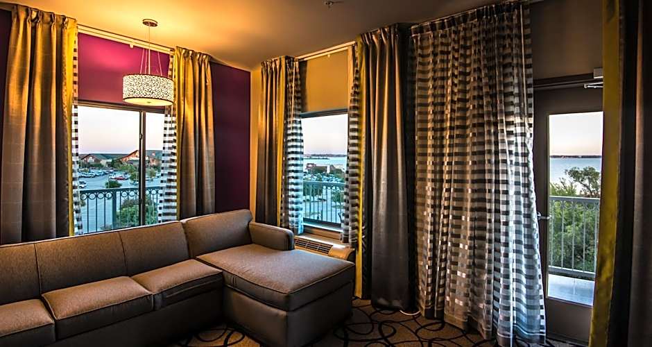 Holiday Inn Express & Suites Garland E - Lake Hubbard I30 By IHG