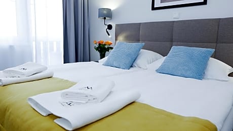 Deluxe Twin Room with Mountain View