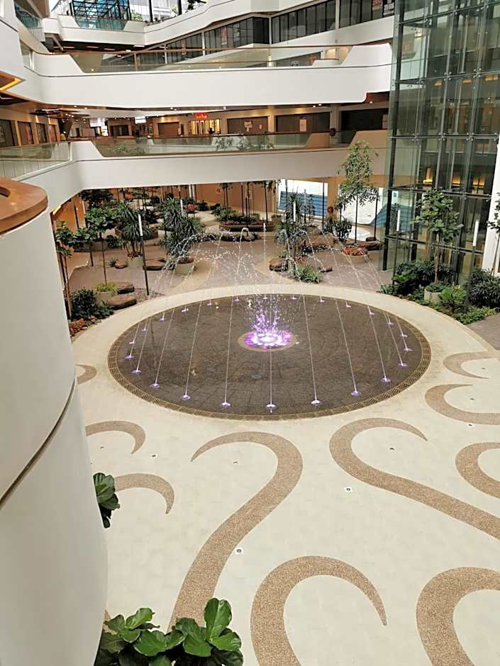 REVO at AURORA PLACE, Pavilion 2, 5 Minutes To AXIATA ARENA BUKIT JALIL FREE WIFI by De Harlequins Guesthouse