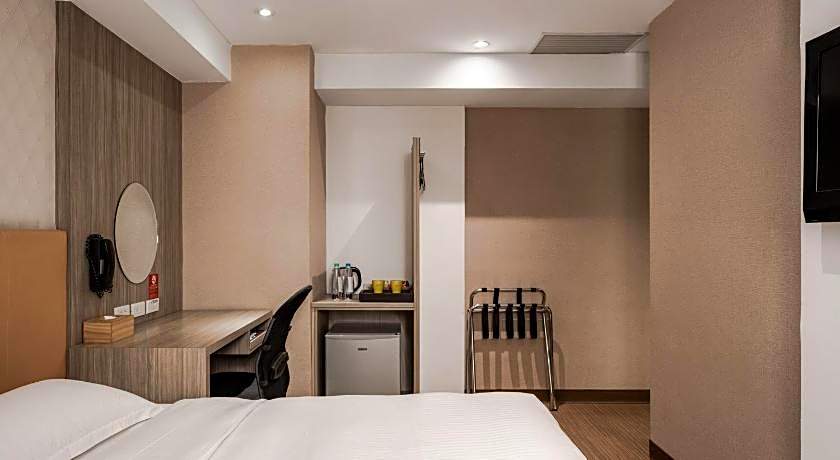 The Riverside Hotel International