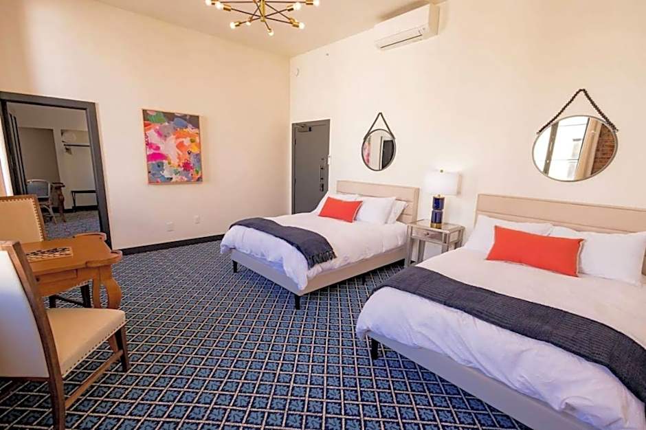 Speakeasy 2 Room Suite (Rm 4)