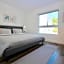 Los Angeles Premium Suites with Free Parking