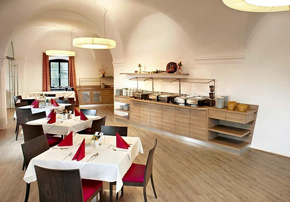 Schatz.Kammer Burg Kreuzen