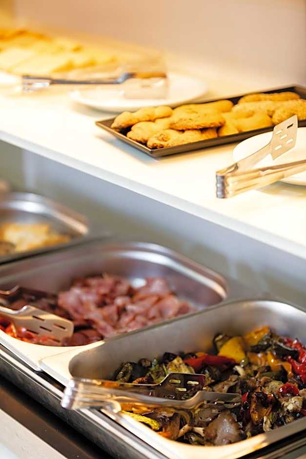 Steris Elegant Beach Hotel