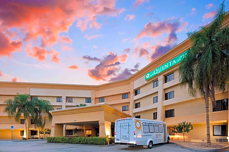 La Quinta Inn & Suites by Wyndham Miami Airport East