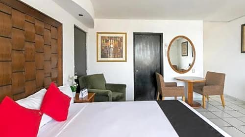 Hotel Dorada Inn