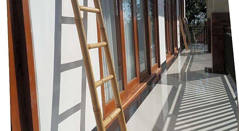 seno guesthouse and cafe