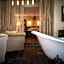 Tomah Retreat - Studio CHILL with fireplace and clawfoot bath