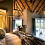 Clifftop Exclusive Safari Hideaway