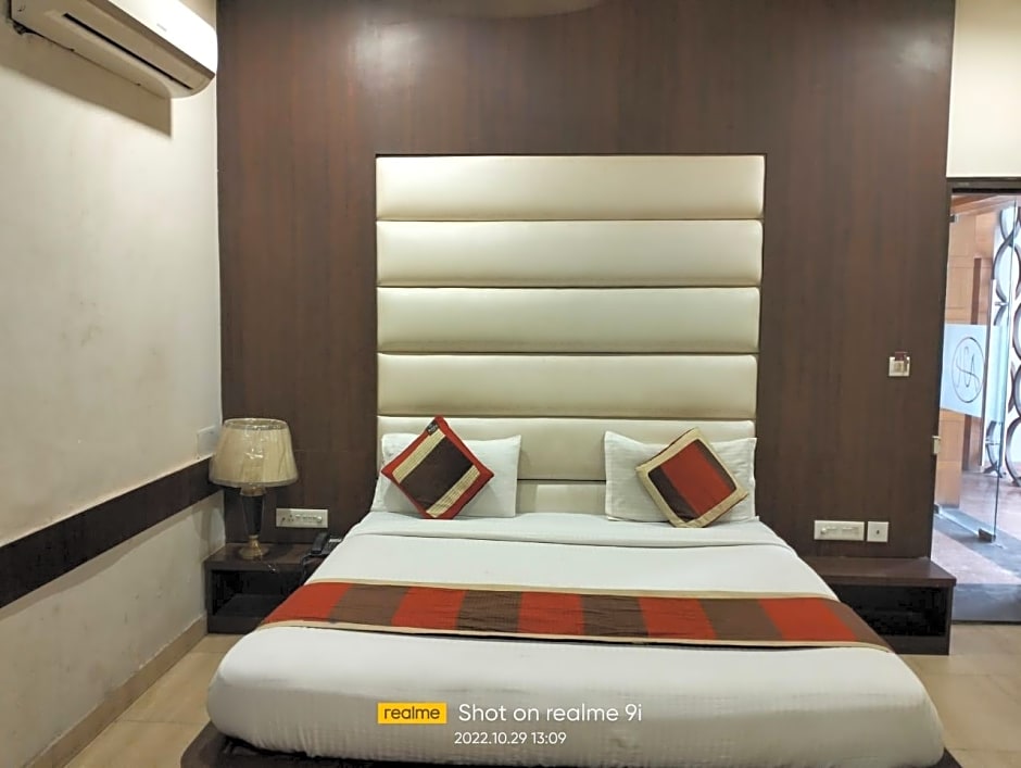 Ashoka Hotel By WB Inn