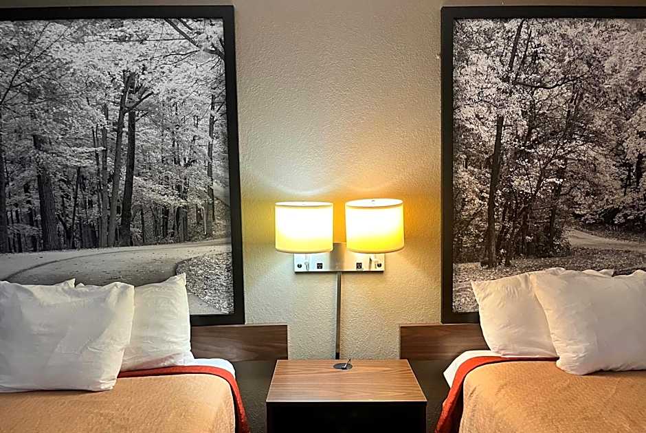 Super 8 by Wyndham Evansville North