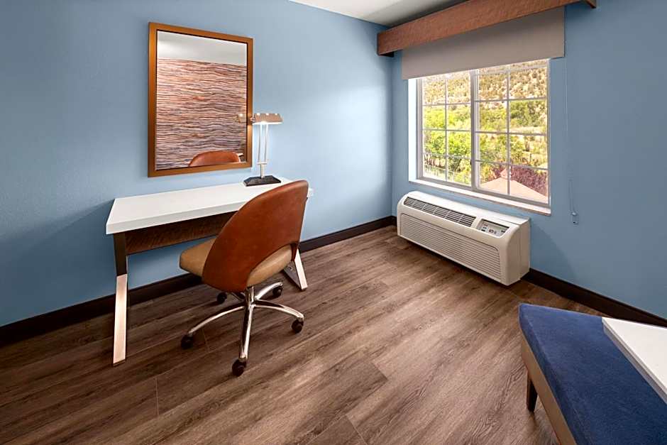 La Quinta Inn & Suites by Wyndham Ruidoso Downs