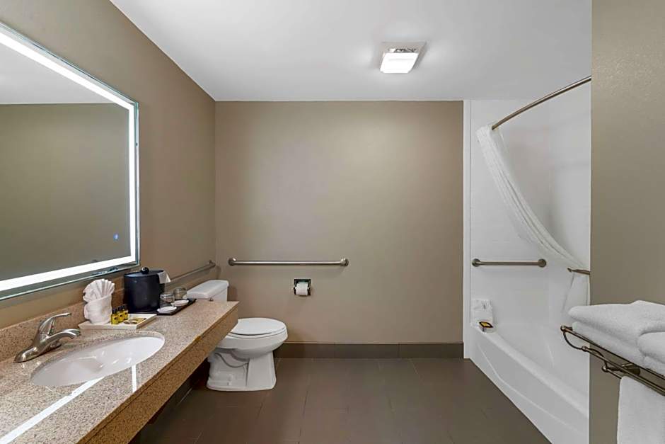 Best Western Plus Denton Inn & Suites