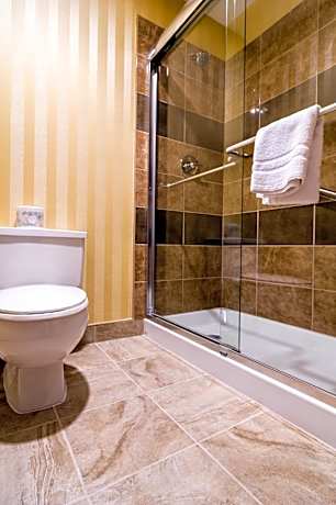 Queen Room - Non-Smoking