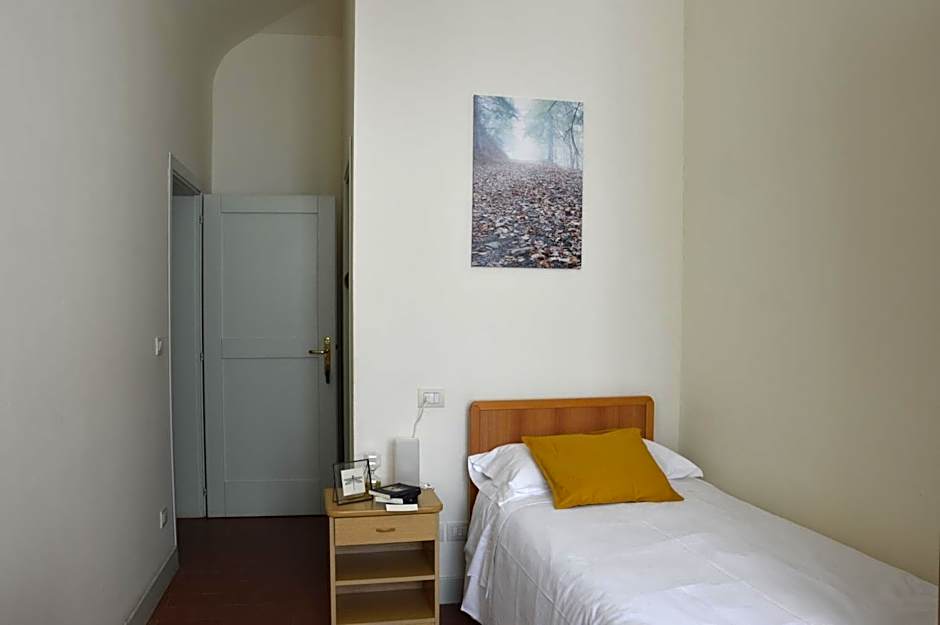 Zdjęcie 1 z 4 — Single Room with Private Bathroom