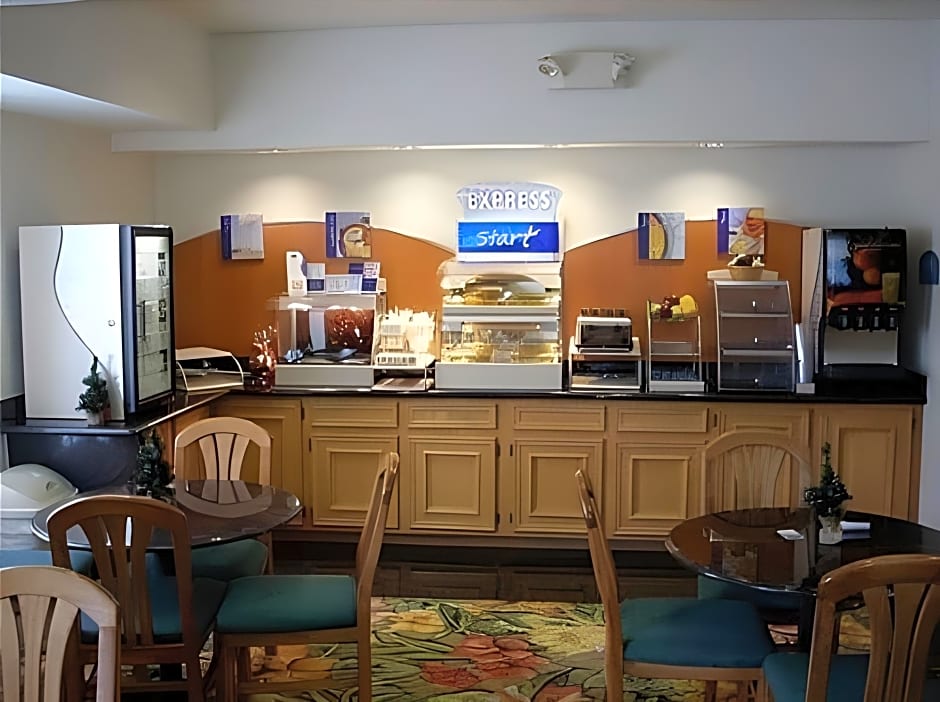 Holiday Inn Express Hotel & Suites Columbus By IHG