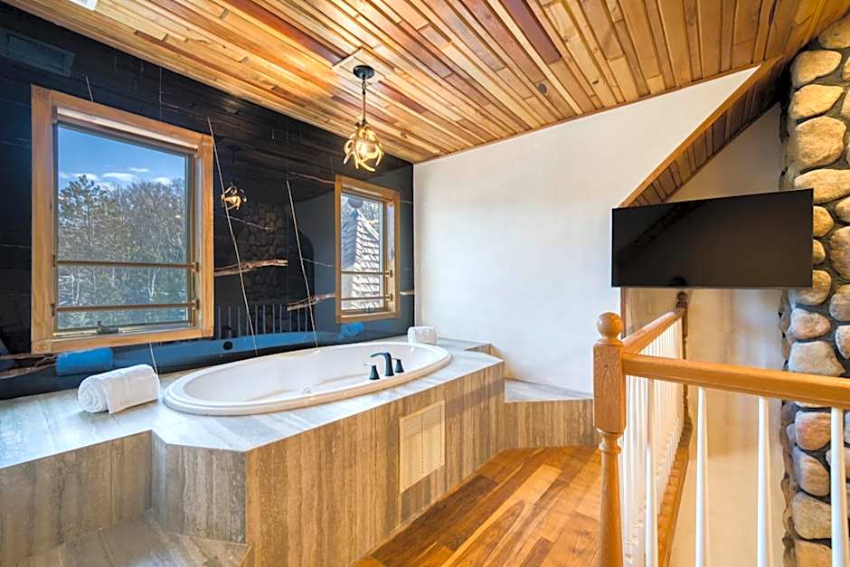The Haüs Windham - Spacious Suites, Hot Tub, Mountain Views!