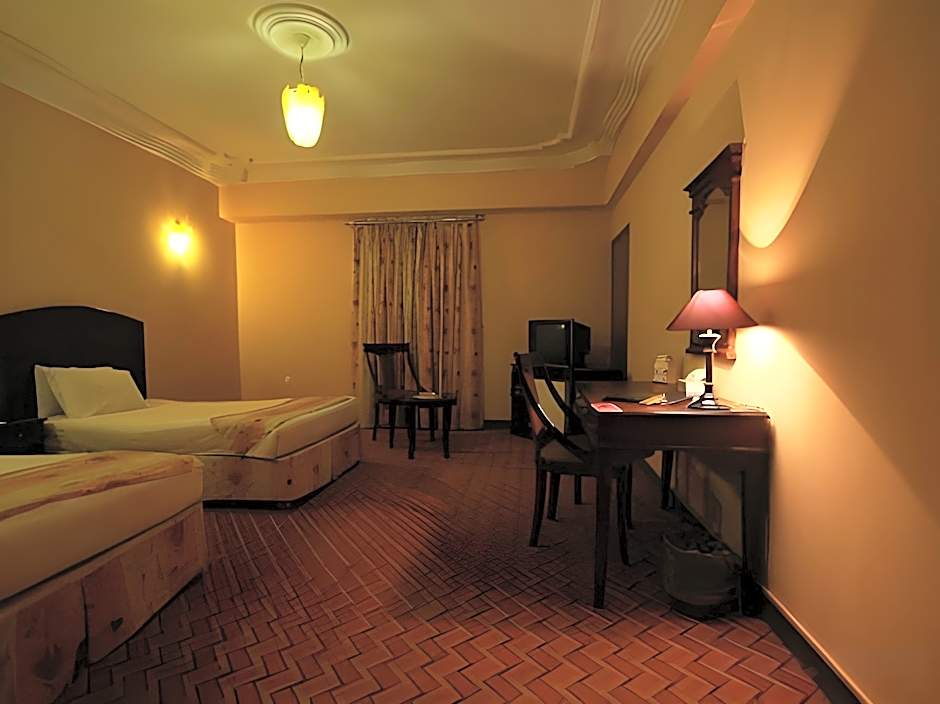 Hotel Crown Inn