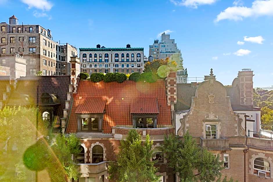 Riverside Tower Hotel