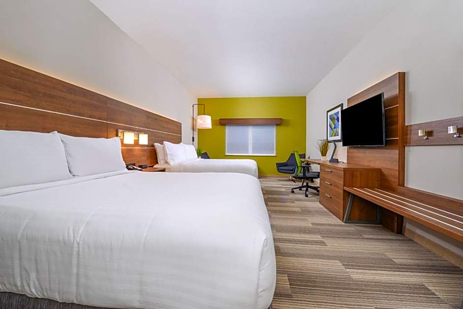 Holiday Inn Express & Suites St. Petersburg - Seminole Area By IHG