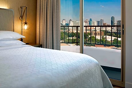 Suite, 1 King Bed, City View