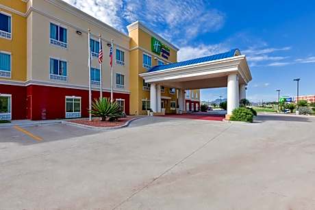 Holiday Inn Express and Suites Alpine By IHG