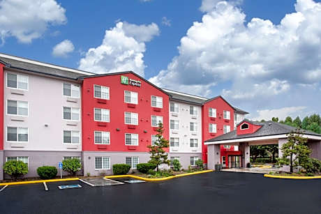 Holiday Inn Express and Suites Lincoln City By IHG