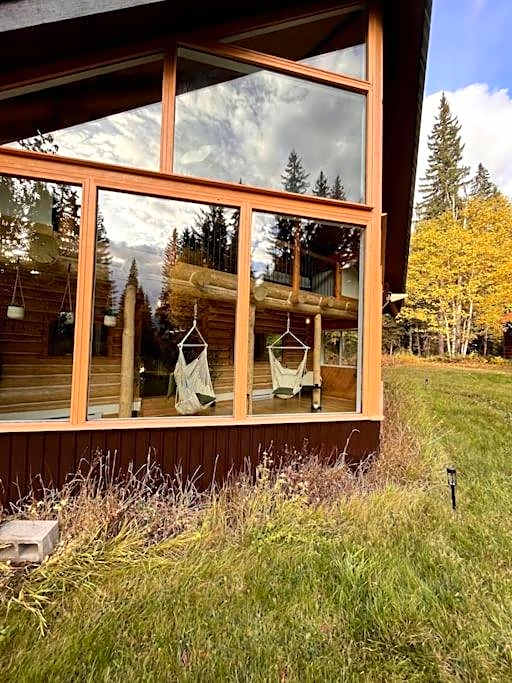 Golden Cabin - Hot Tub - Games Barn - Theatre