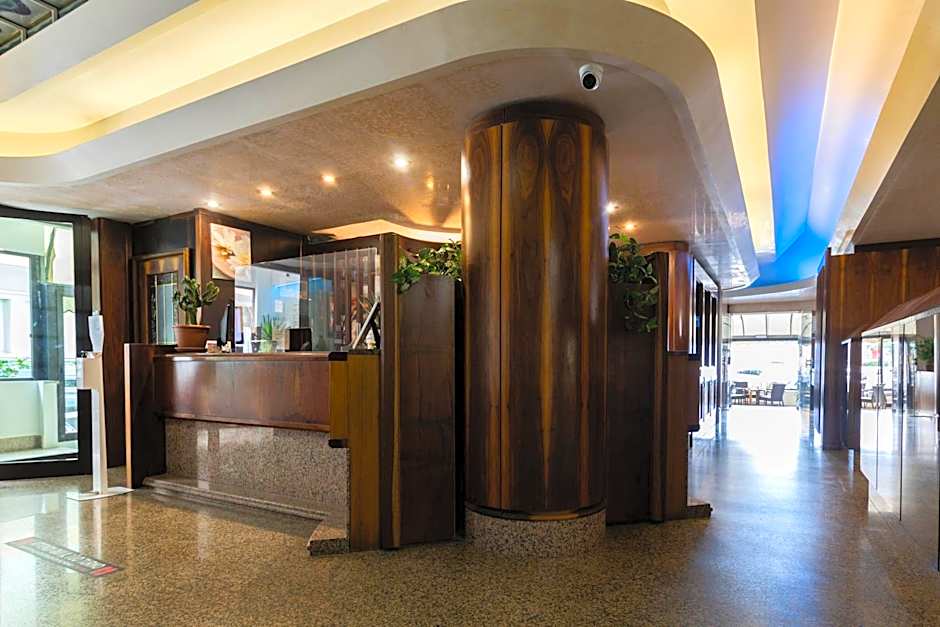 Hotel President