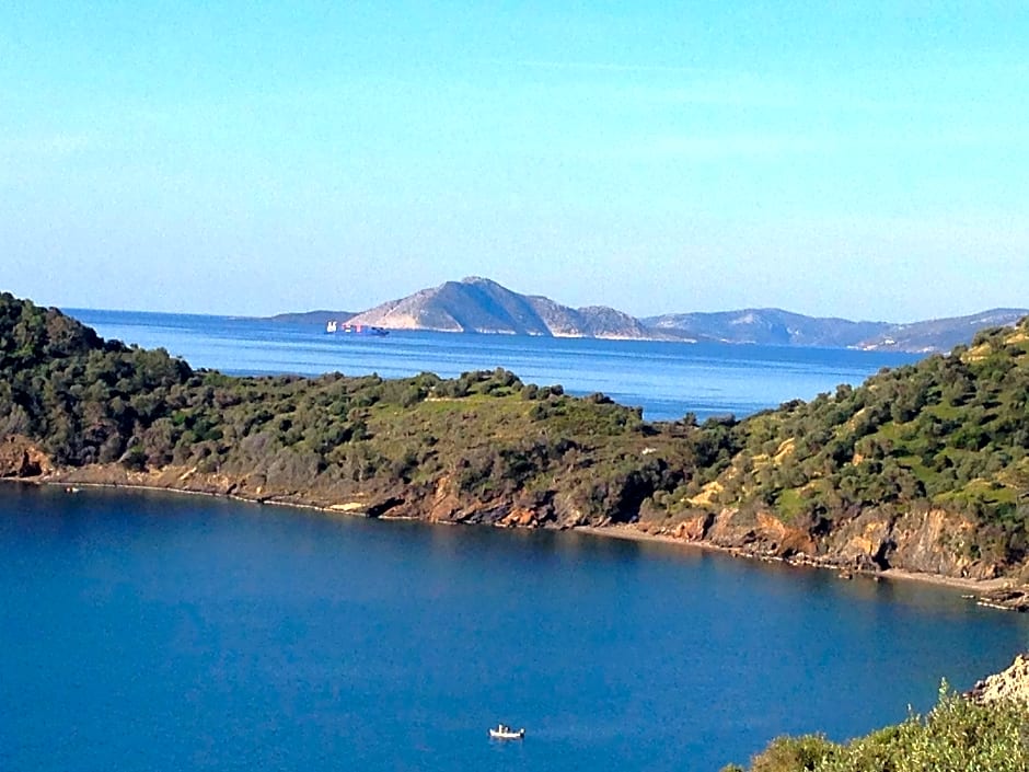 Limnionas Bay Village