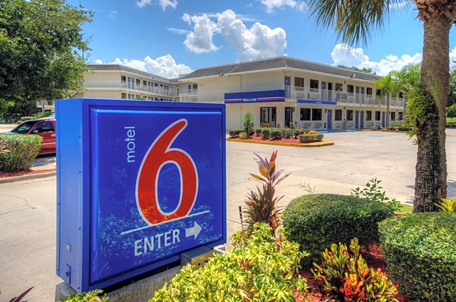Motel 6-Bradenton, FL