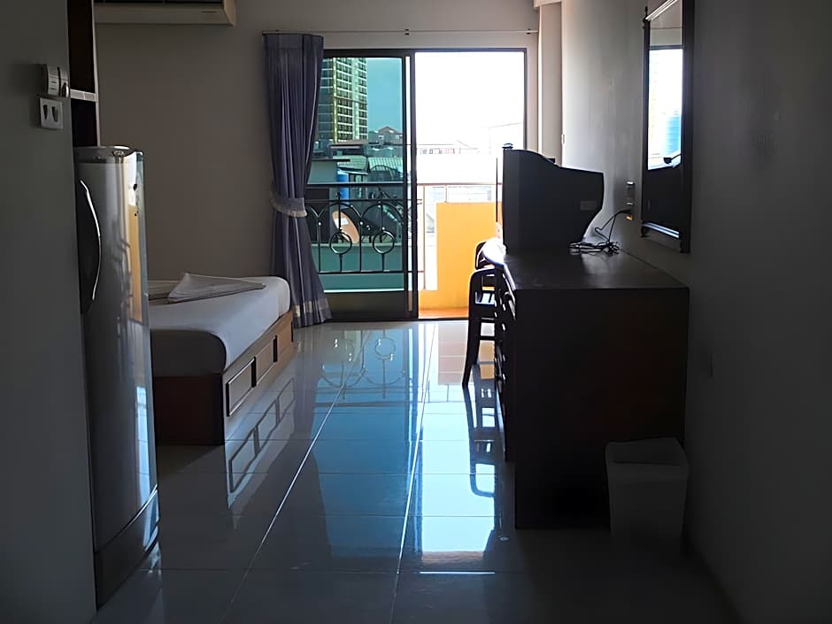 Charlie Place – Pattaya, DC