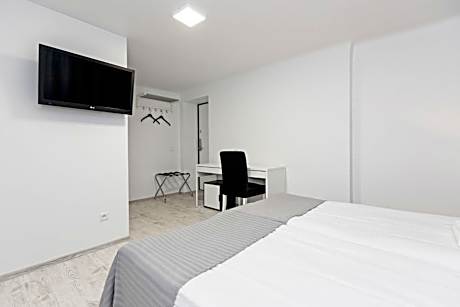 Double or Twin Room with Shower