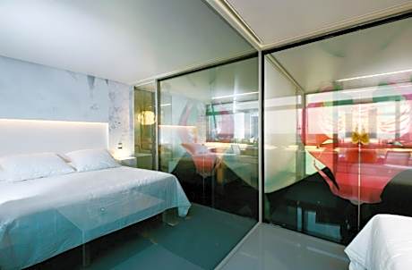 Executive Suite with Executive Lounge Access