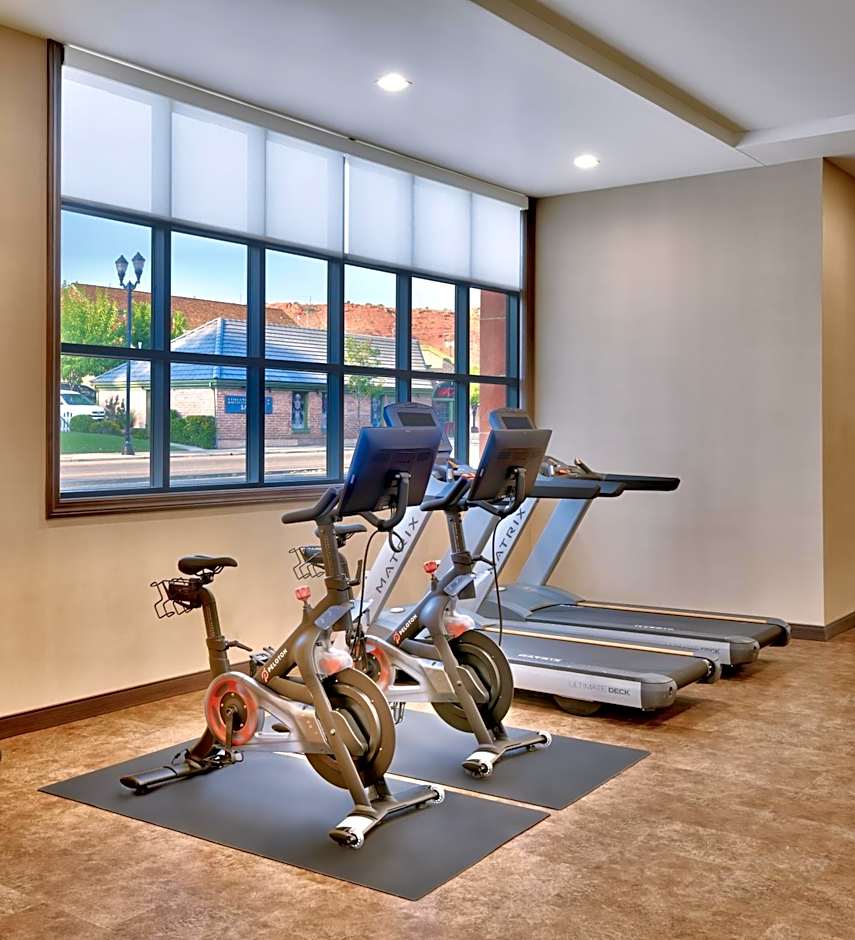 THE ADVENIRE, AUTOGRAPH COLLECTION