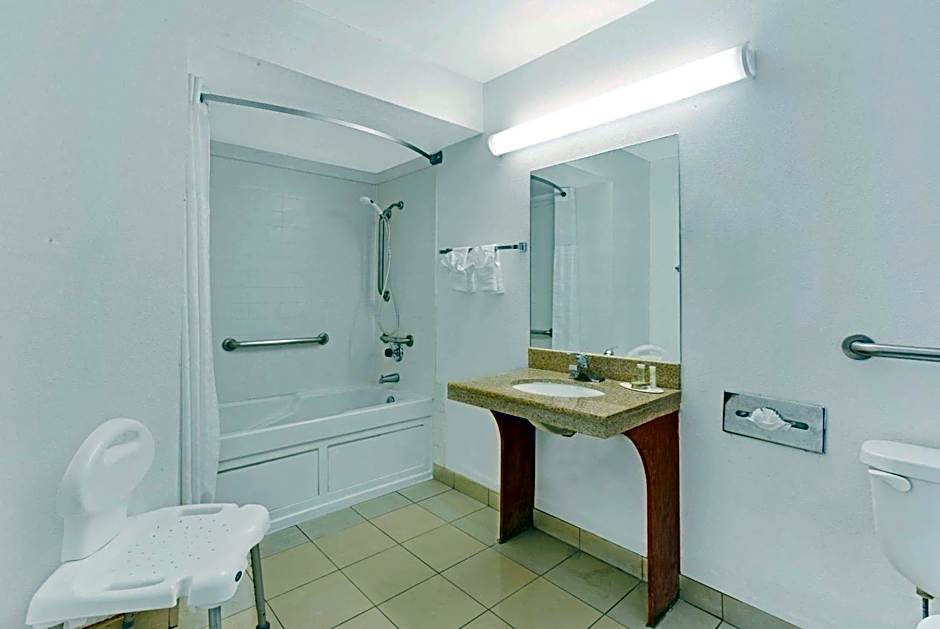 Super 8 by Wyndham Tucson Downtown Convention Center