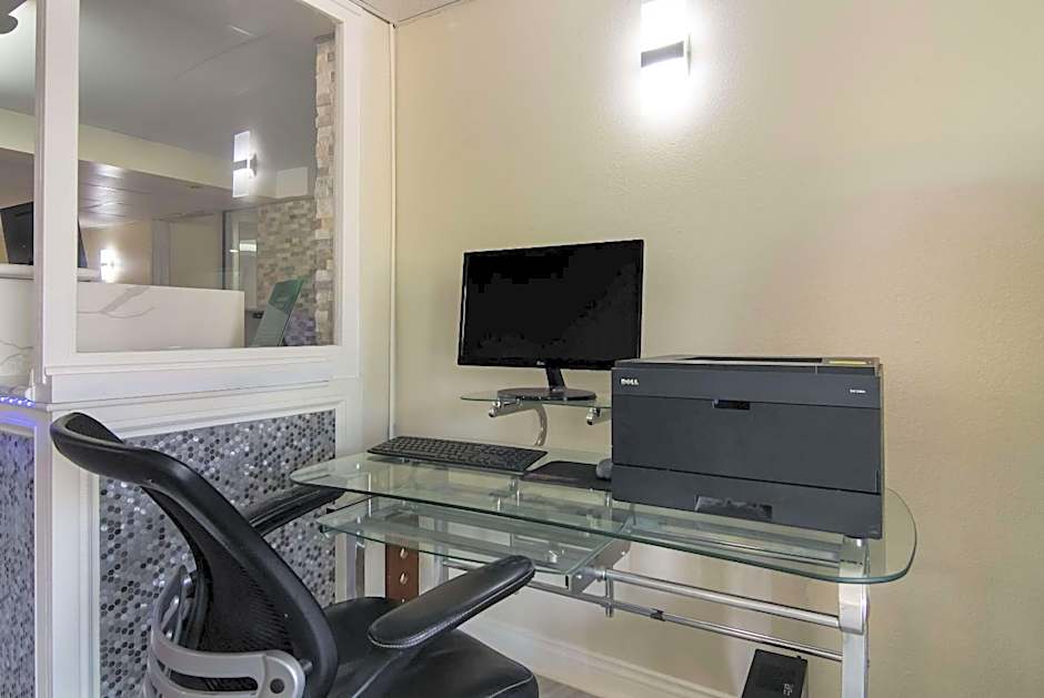 Quality Inn Aurora - Naperville Area