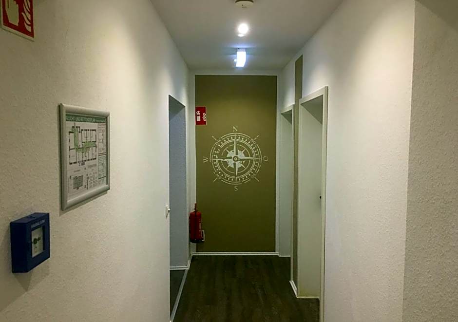 Hotel Sonnenschein - Spielerei im Sonnenschein