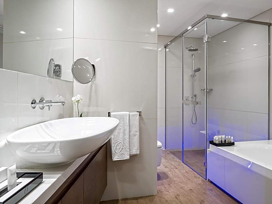 O Monot Luxury Boutique Hotel